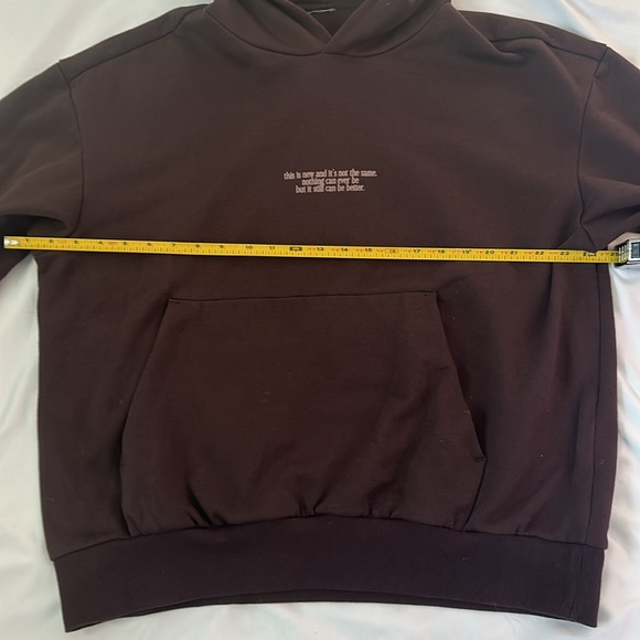 Medium dark brown hoodie, like new, slightly used, h&m, oversized fit. - Picture 4 of 5